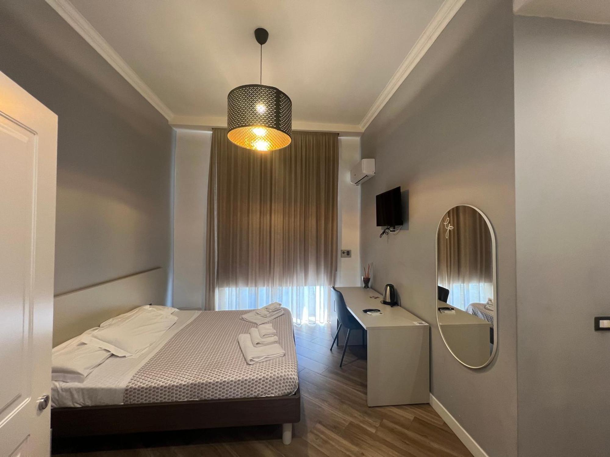 Rooms Garibaldi نابولي المظهر الخارجي الصورة