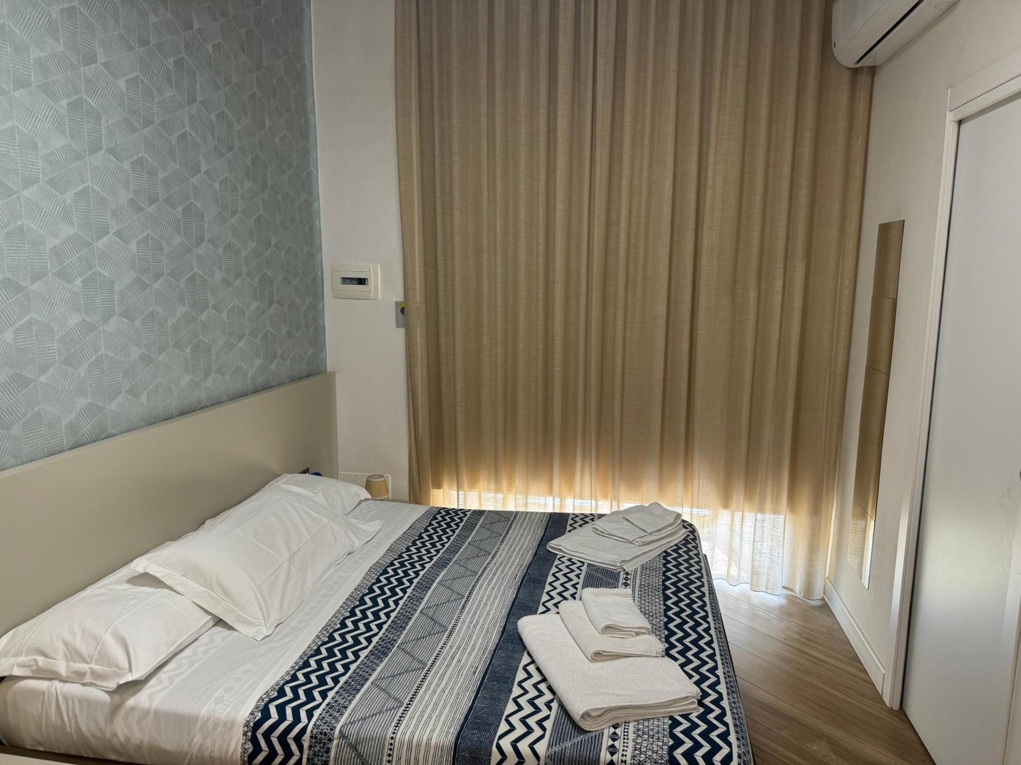 Rooms Garibaldi نابولي المظهر الخارجي الصورة